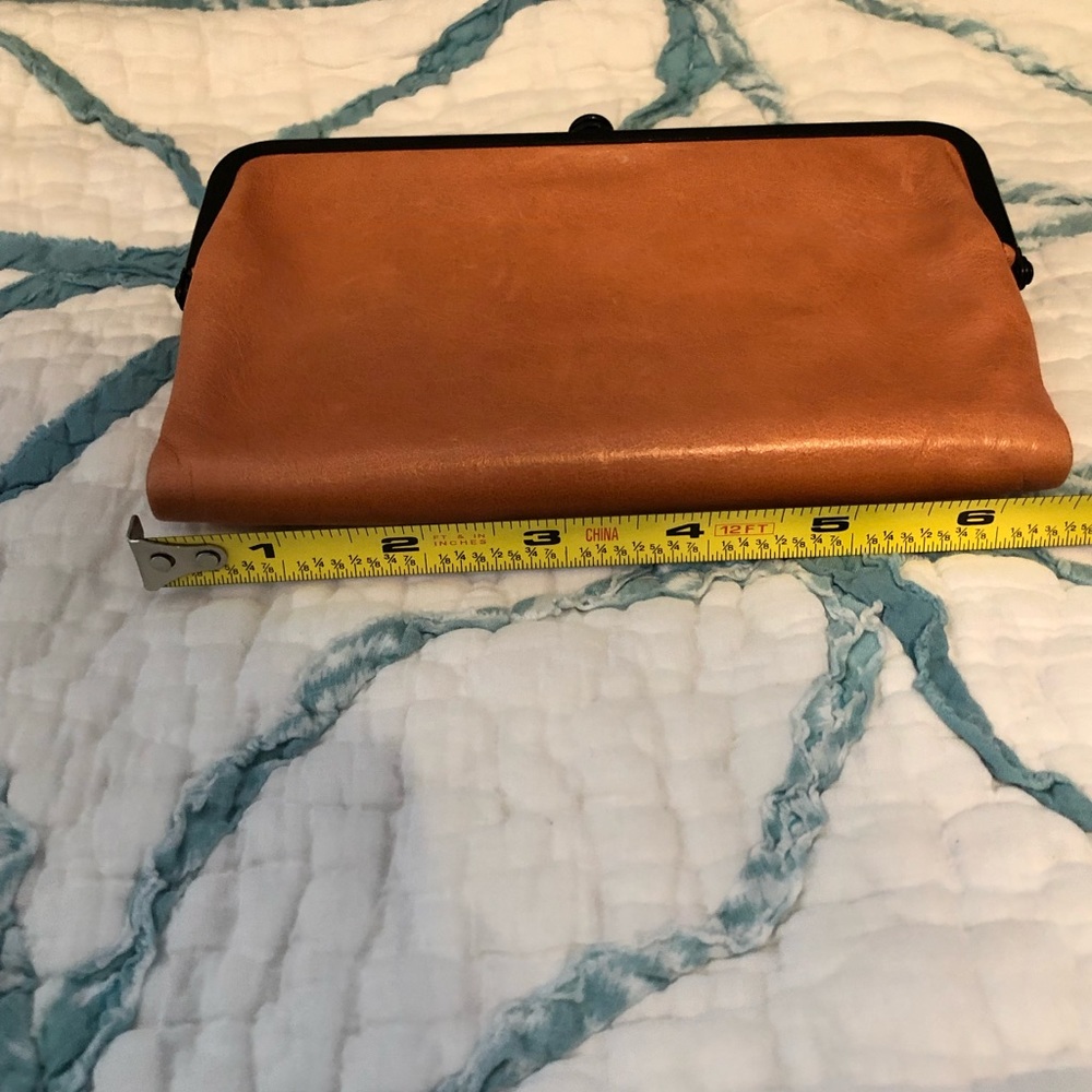 CHobo glory wallet: peachy coral color